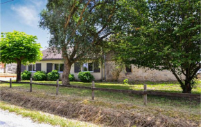 Nice Home In Laruscade With Wifi